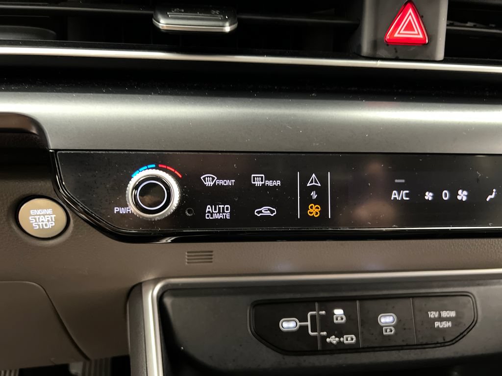 Used 2025 Kia Carnival FWD image 63