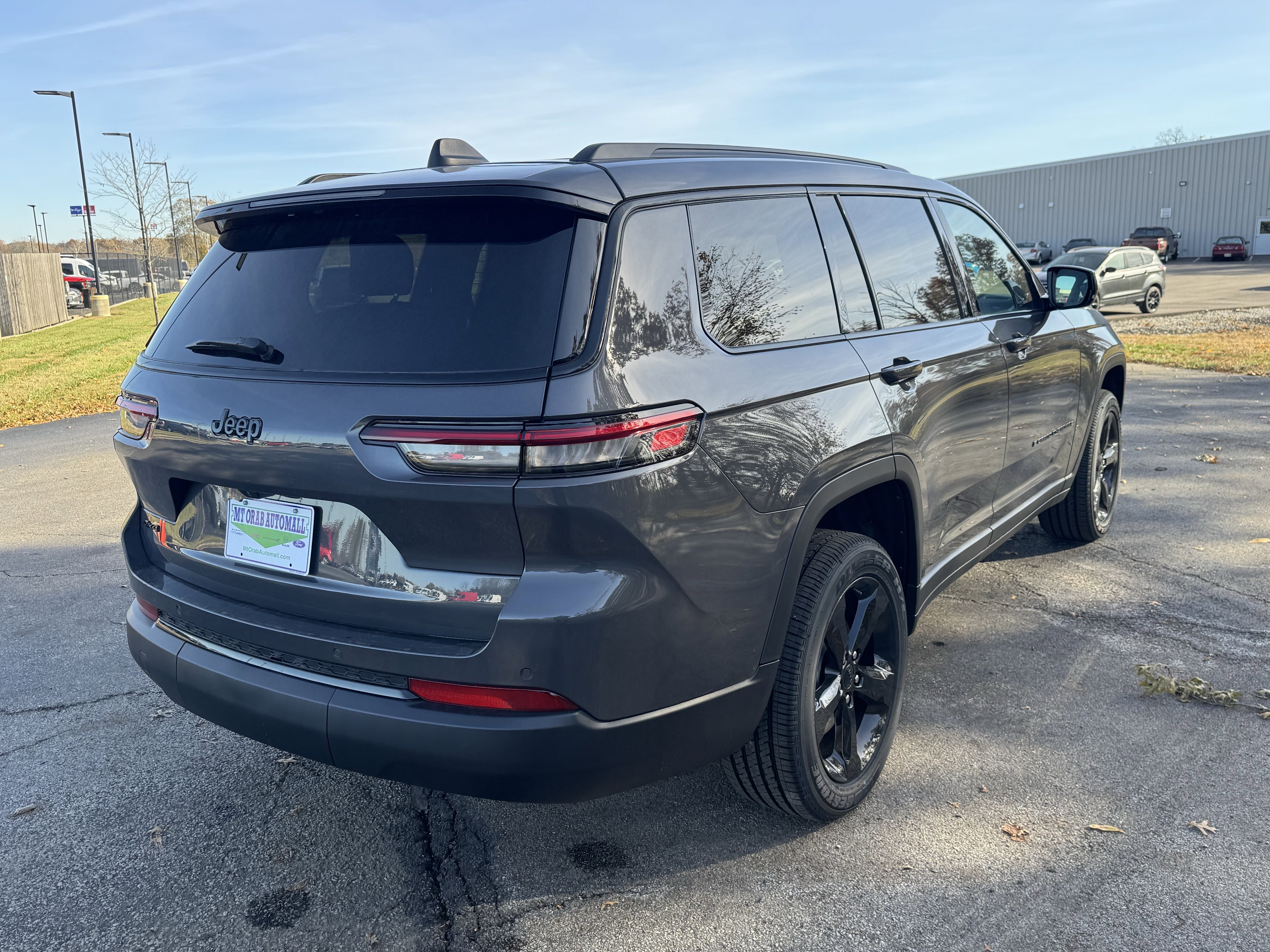 New 2025 Jeep Grand Cherokee L Altitude image 4