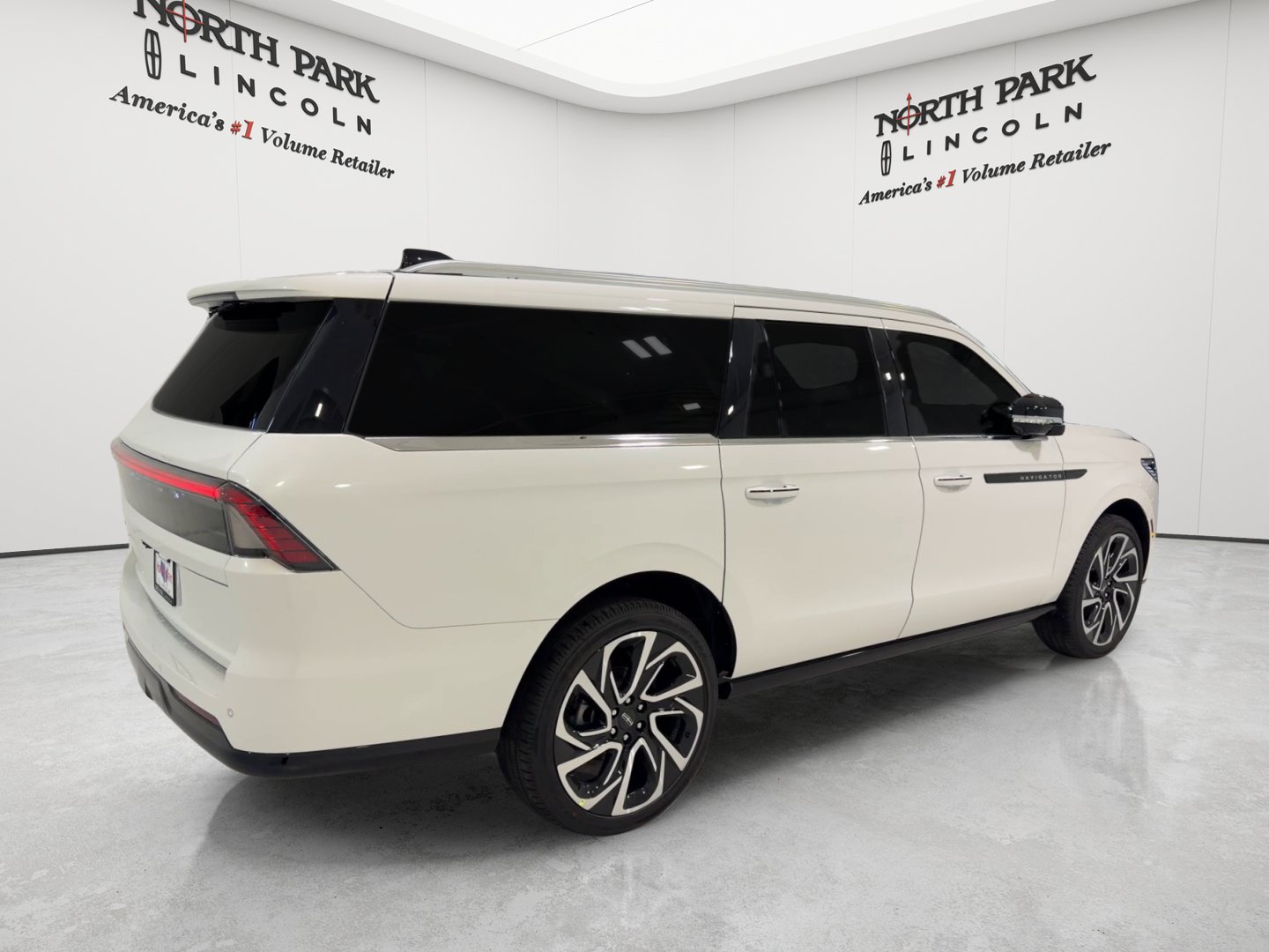 New 2027 Lincoln Navigator L Black Label AWD/4WD image 5