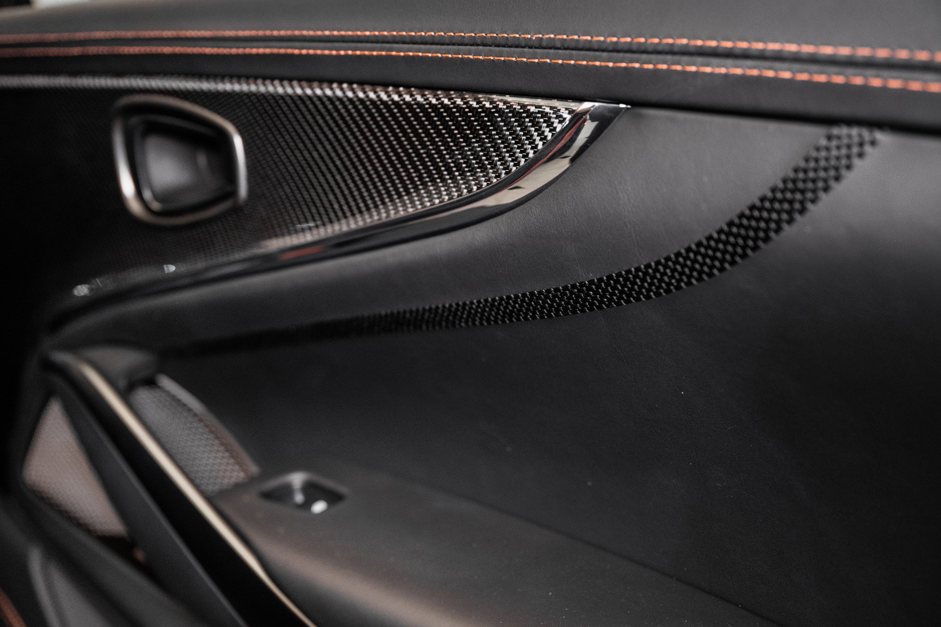 Used 2025 Aston Martin DBX 707 image 53