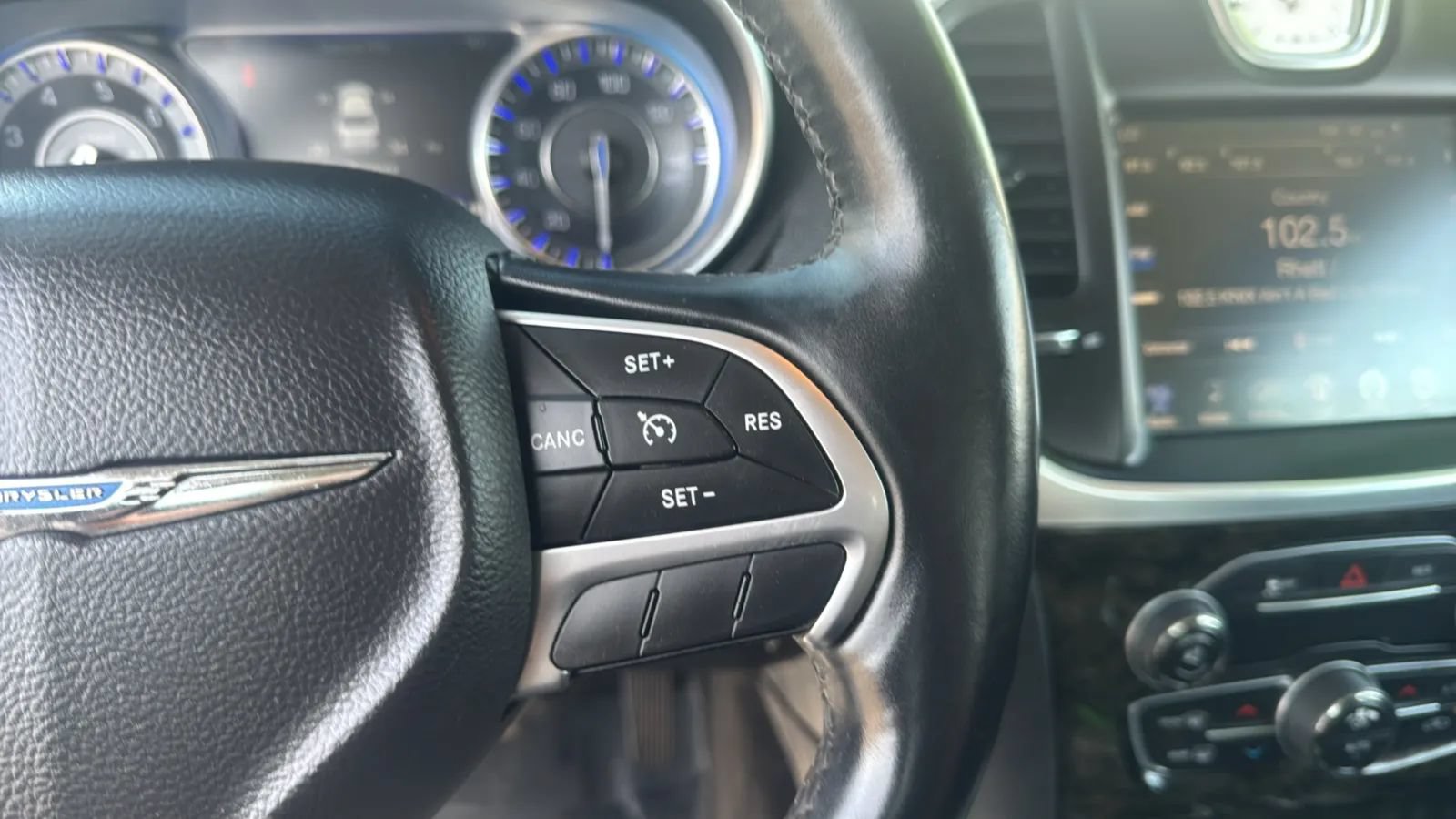 Used 2016 Chrysler 300 C RWD image 23