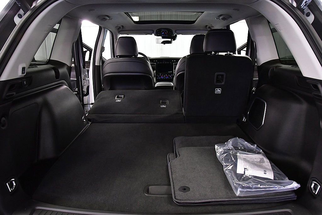 Used 2023 Jeep Grand Cherokee 4WD 4xe w/ Luxury Tech Group II image 28