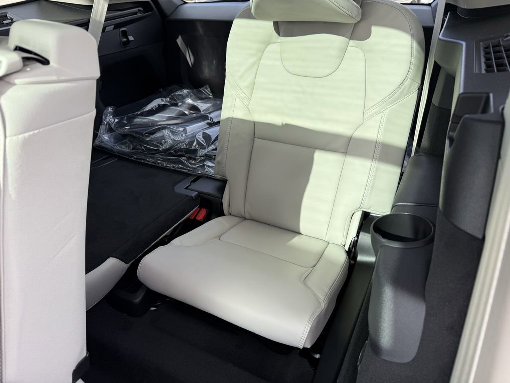 New 2026 Volvo XC90 B6 Ultra image 14