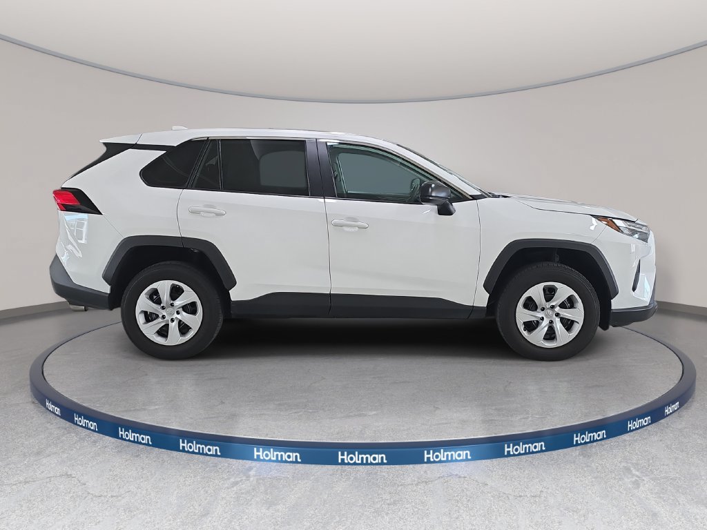 Used 2024 Toyota RAV4 LE FWD image 5