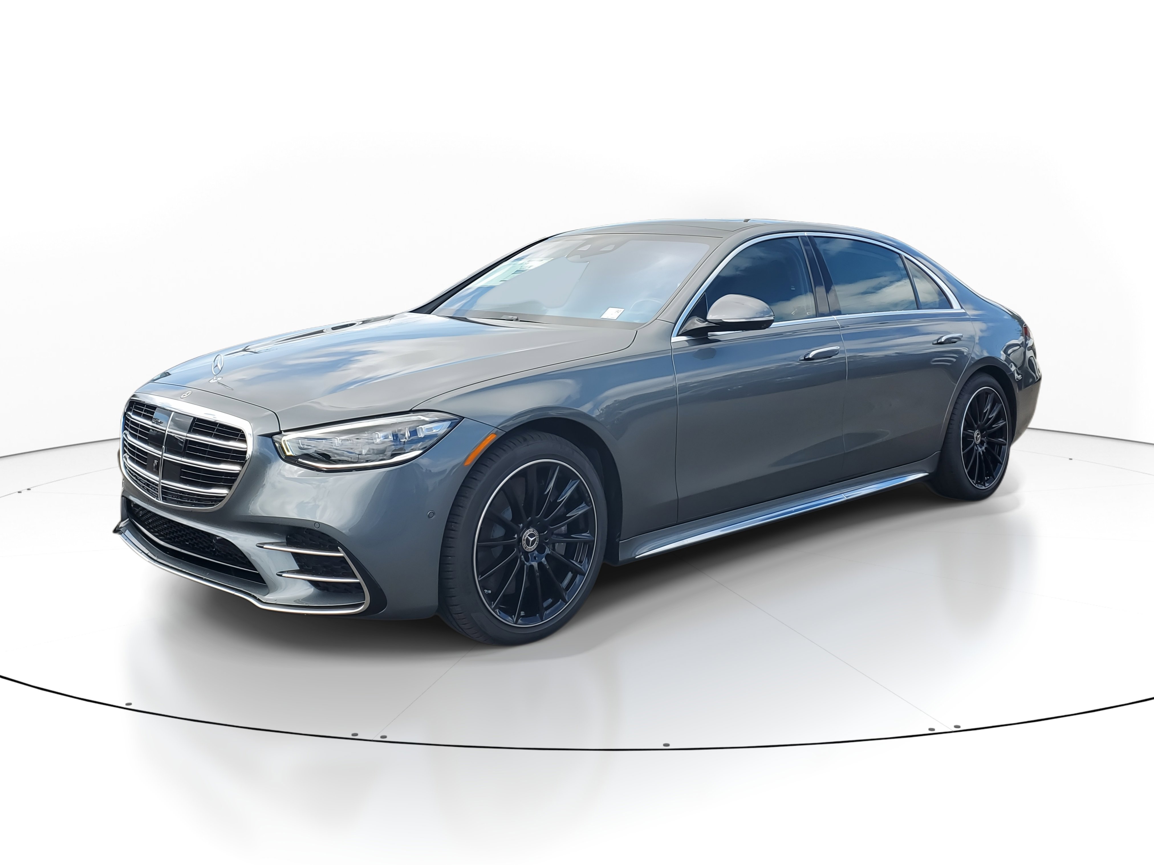 New 2026 Mercedes-Benz S 580 4MATIC Sedan image 2
