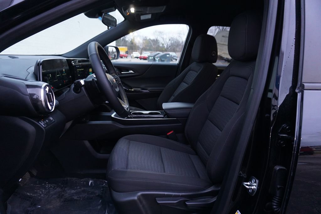 New 2025 Chevrolet Equinox LT FWD image 10