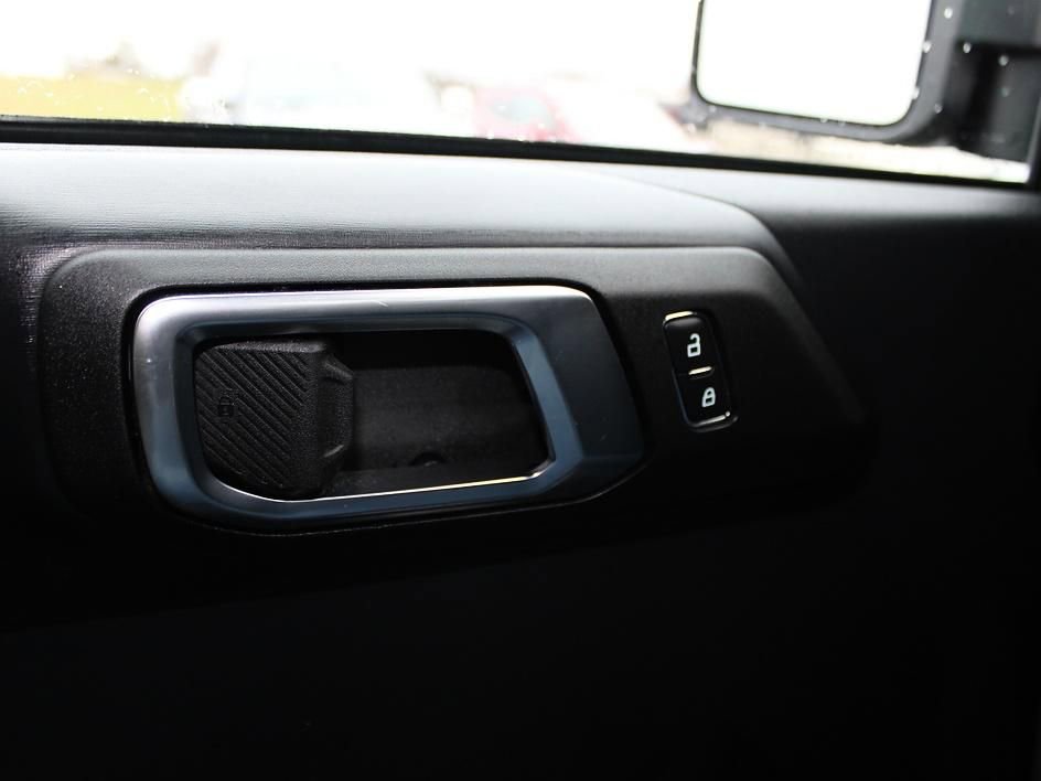 Used 2025 Ford Bronco Badlands image 27