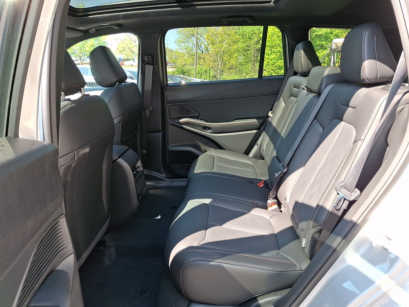 New 2026 Jeep Cherokee Overland AWD/4WD image 6