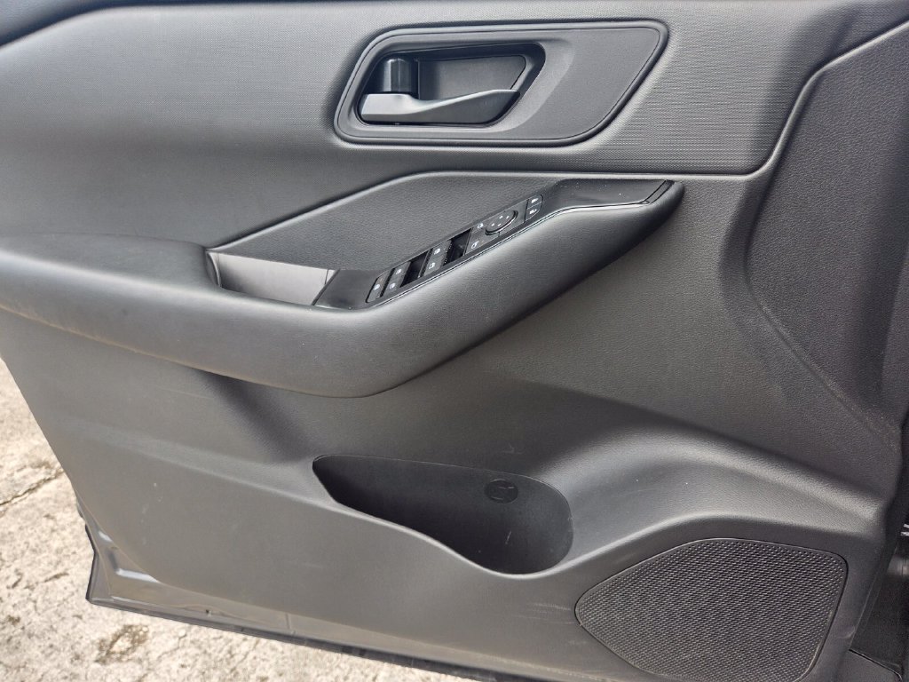 Used 2026 Nissan Rogue S FWD image 21