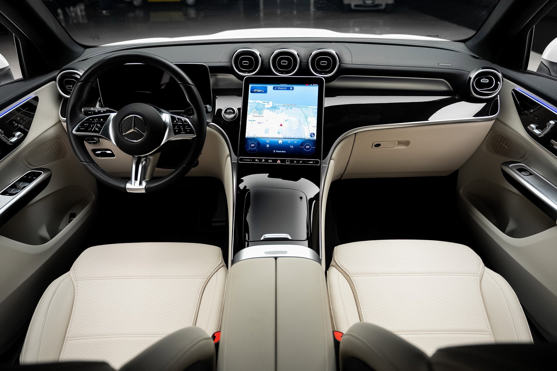 Used 2025 Mercedes-Benz GLC 350e 4MATIC image 43