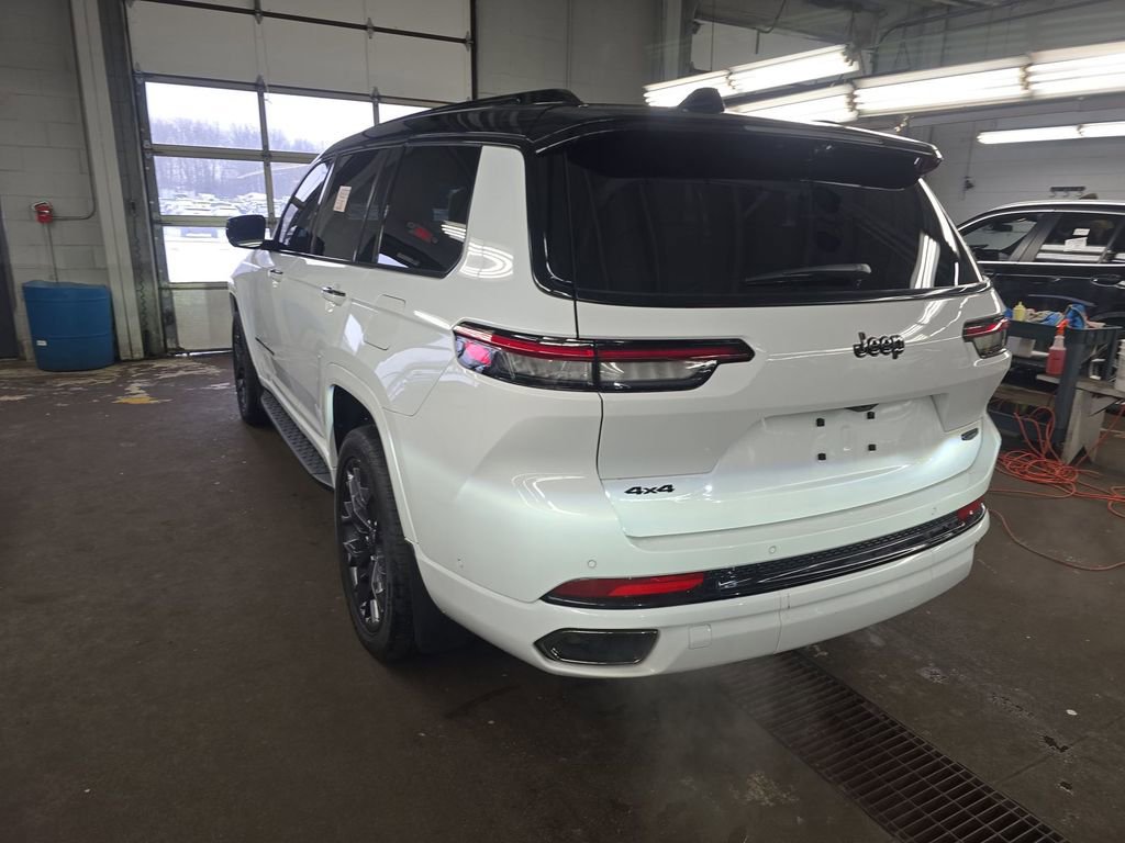 Used 2024 Jeep Grand Cherokee L Summit AWD/4WD image 4