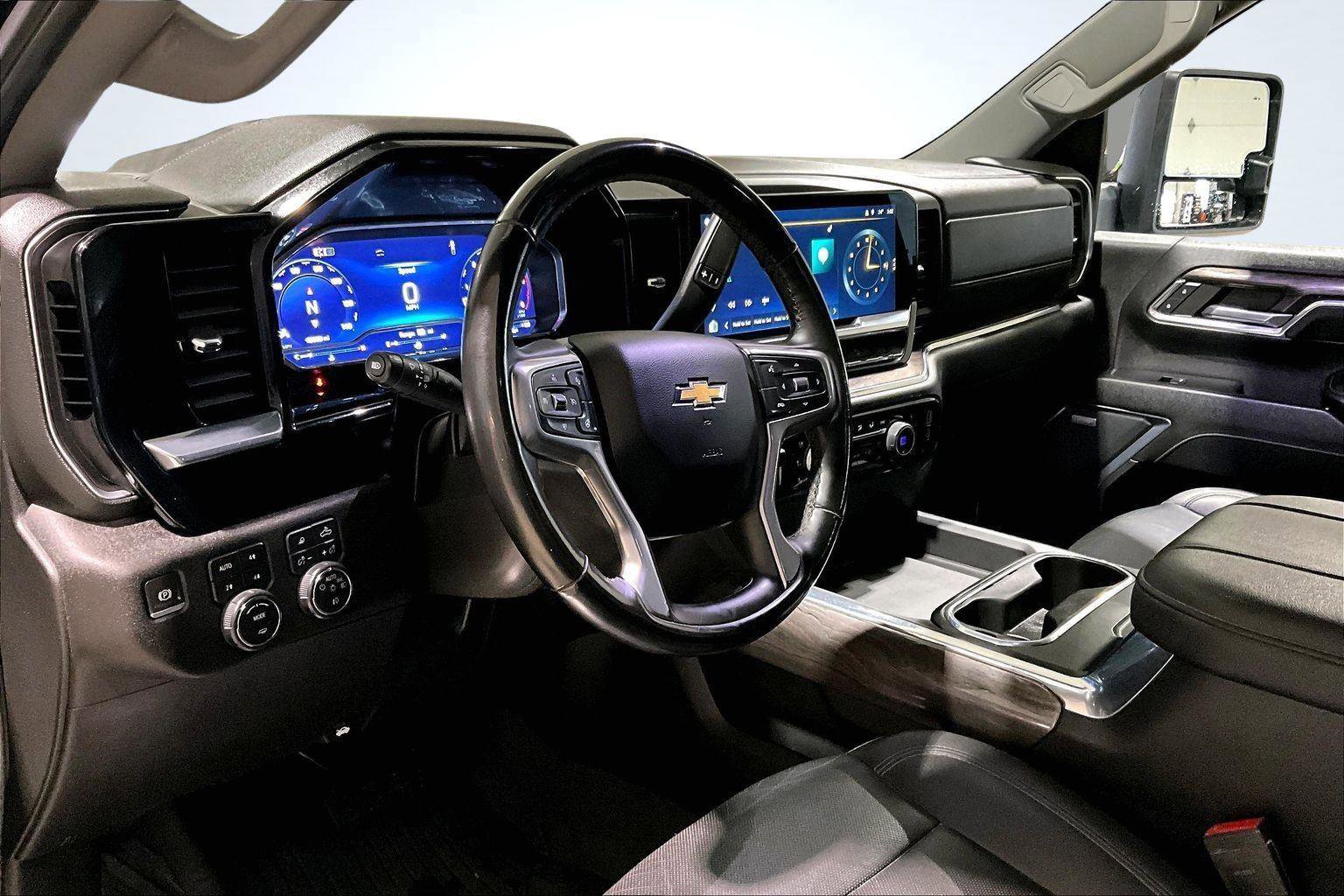 Used 2024 Chevrolet Silverado 2500 LTZ w/ LTZ Convenience Package image 16