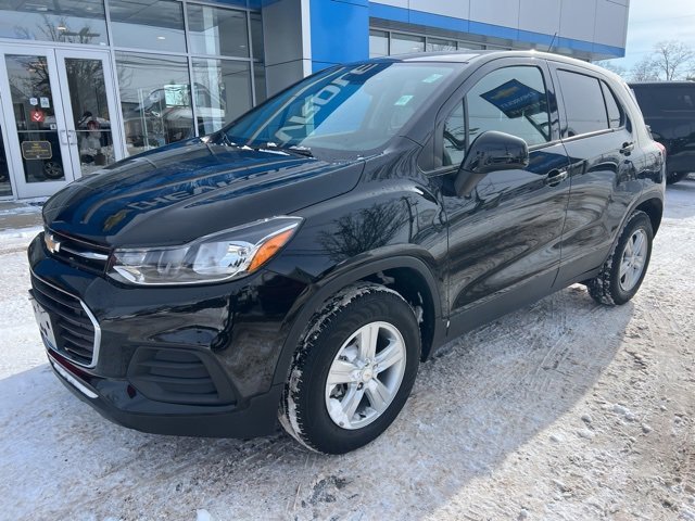 Used 2022 Chevrolet Trax LS w/ Tint and Cruise Package image 2