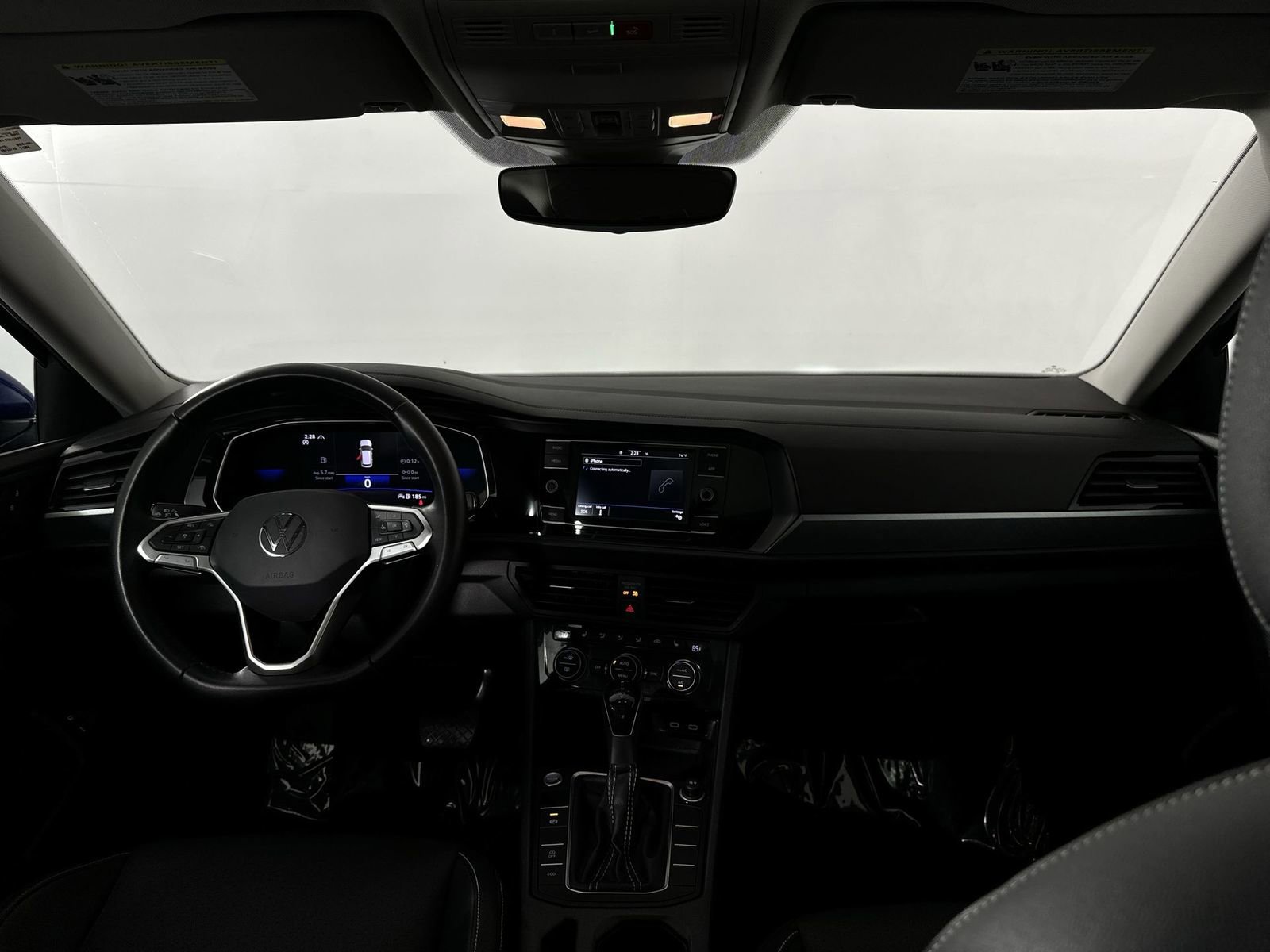 Used 2023 Volkswagen Jetta SE w/ Panoramic Sunroof Package image 23