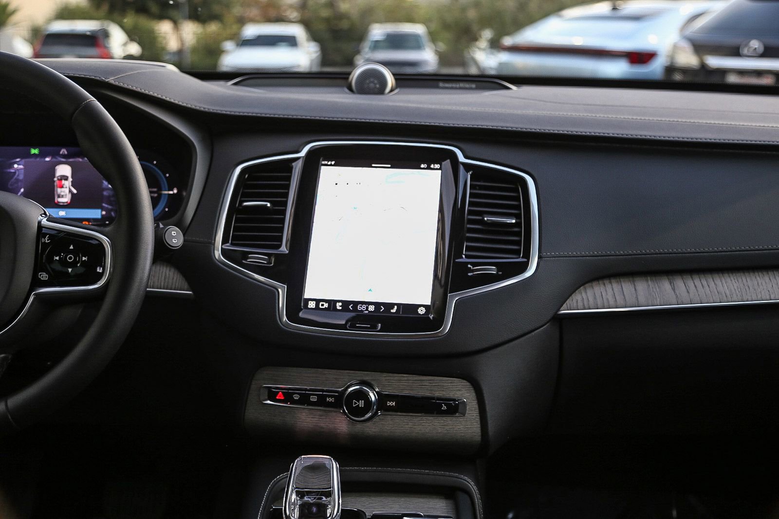 Used 2023 Volvo XC90 T8 Ultimate image 14