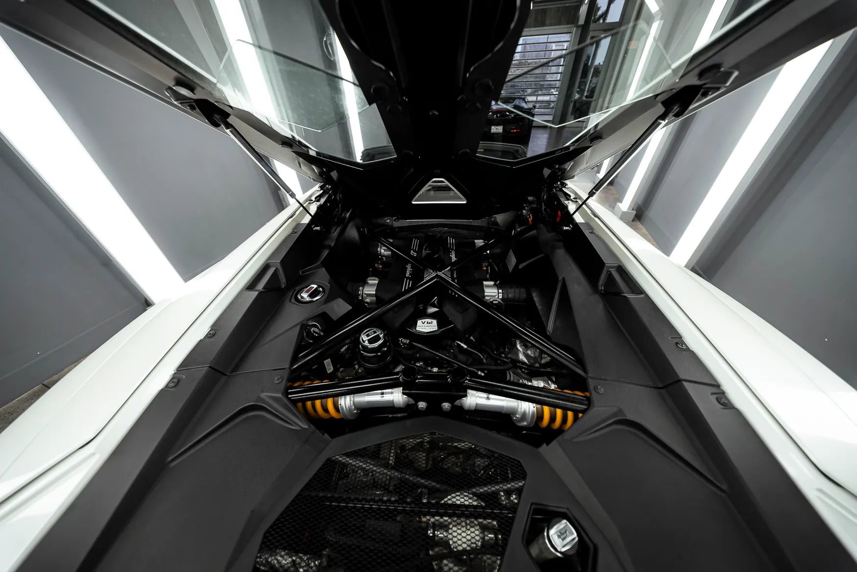 Used 2016 Lamborghini Aventador LP 700-4 image 39