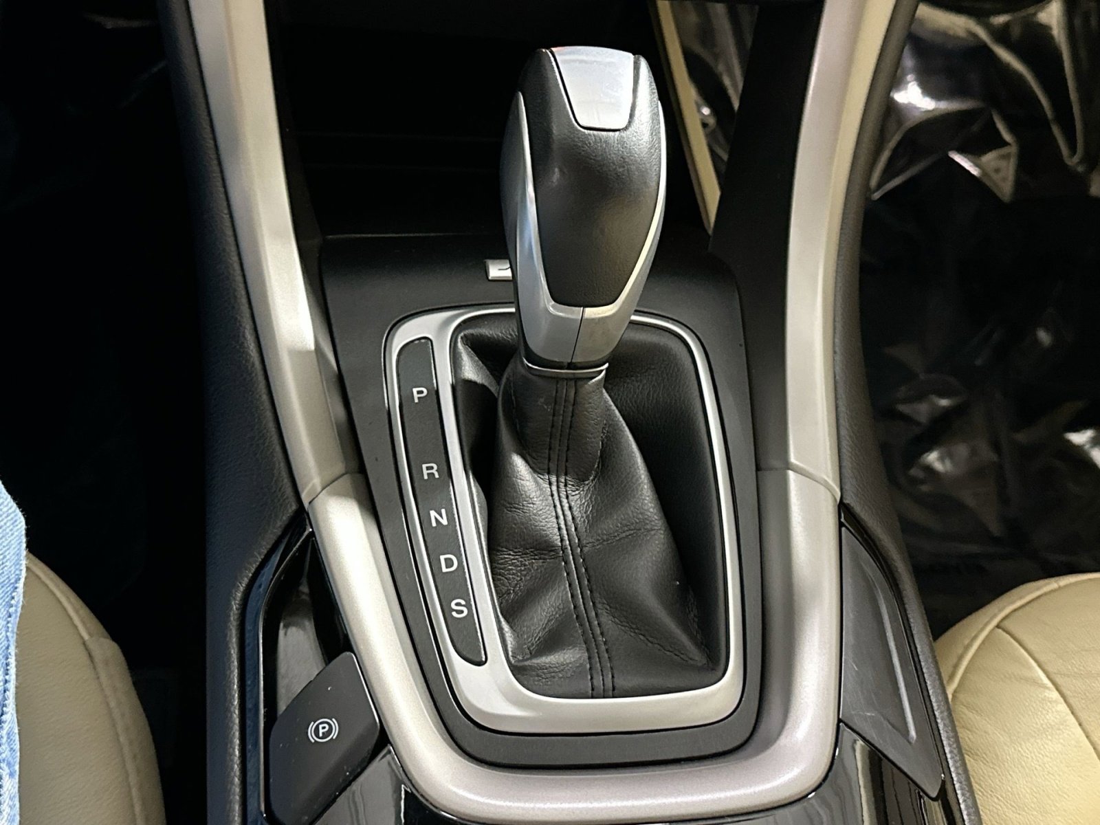 Used 2016 Ford Fusion SE w/ Equipment Group 202A image 32