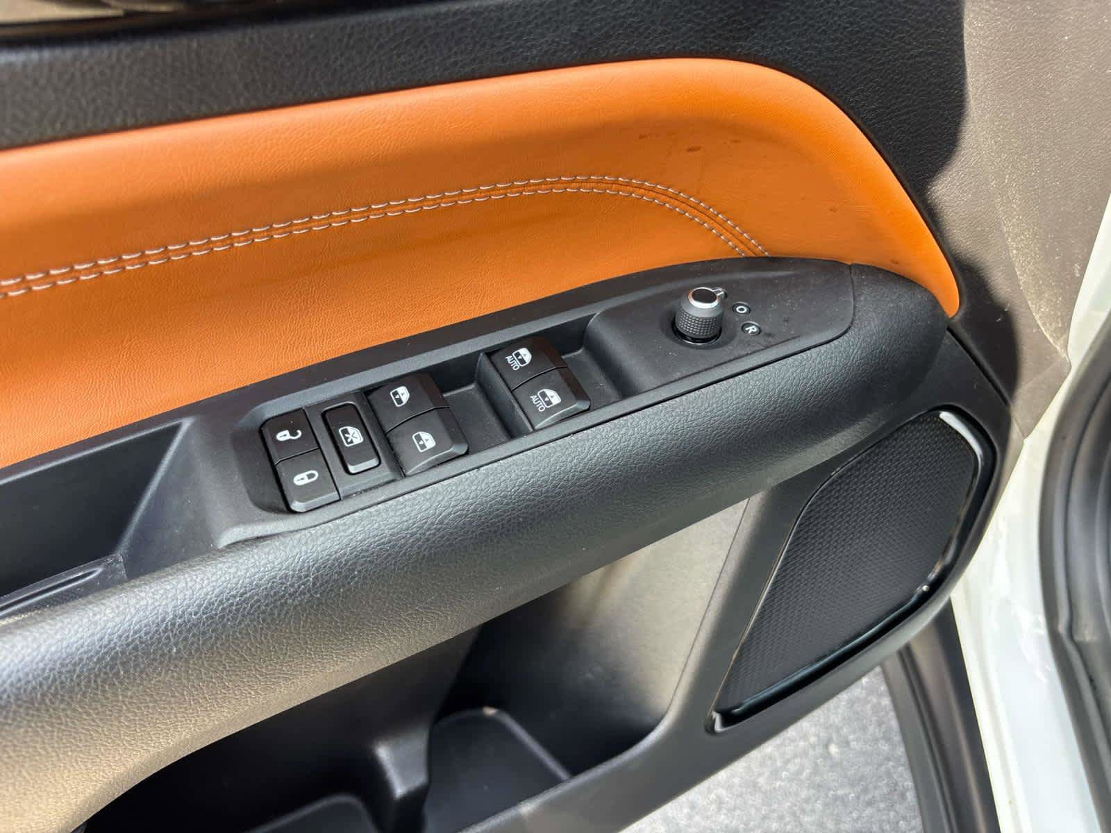 Used 2025 Jeep Compass Limited image 16