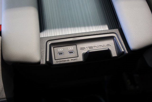 New 2025 Toyota Sienna LE image 22