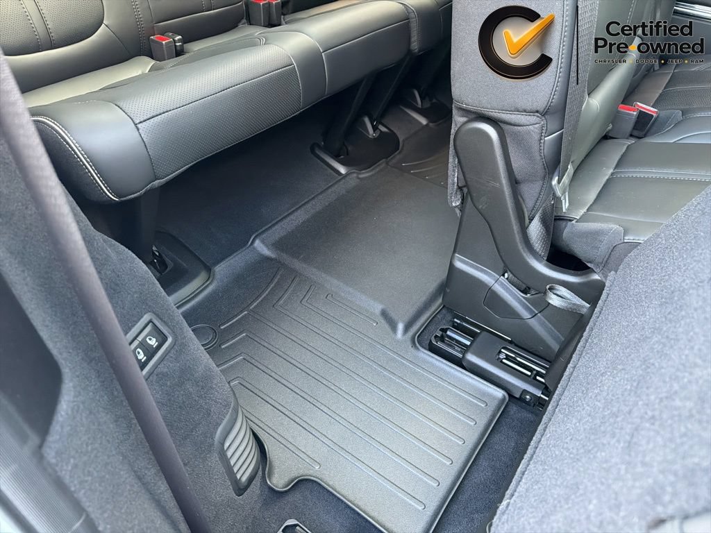 Certified 2023 Jeep Grand Wagoneer Series II AWD/4WD image 32