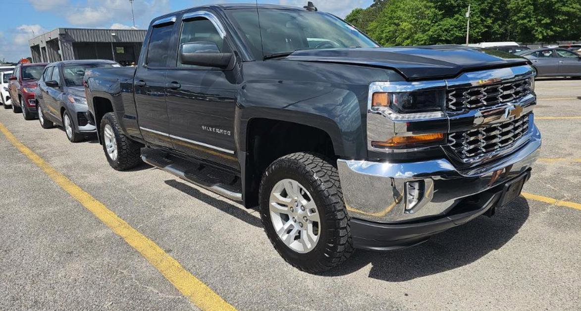 Used 2017 Chevrolet Silverado 1500 LT w/ All Star Edition AWD/4WD image 3