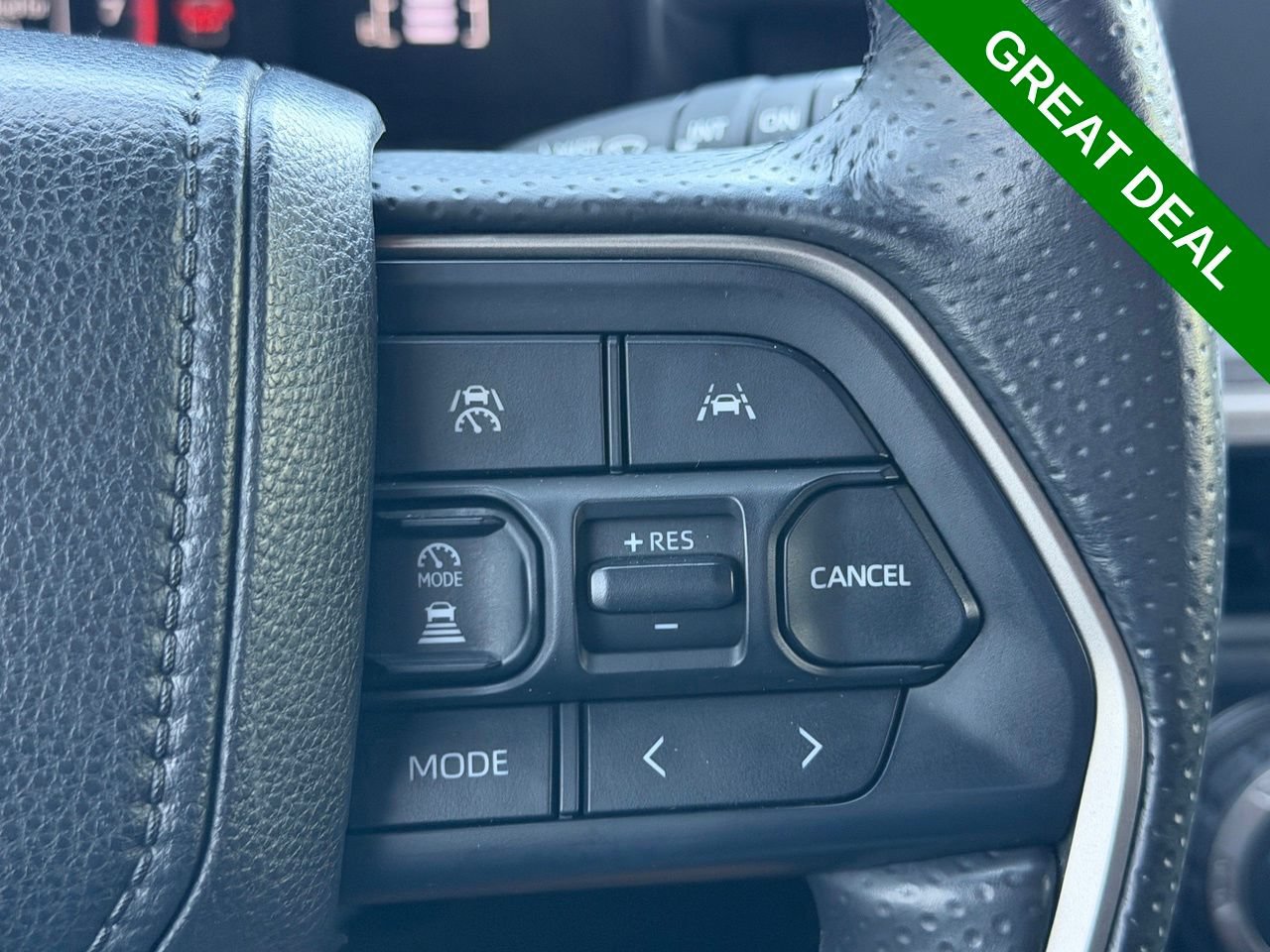 Used 2025 Toyota 4Runner SR5 AWD/4WD image 20