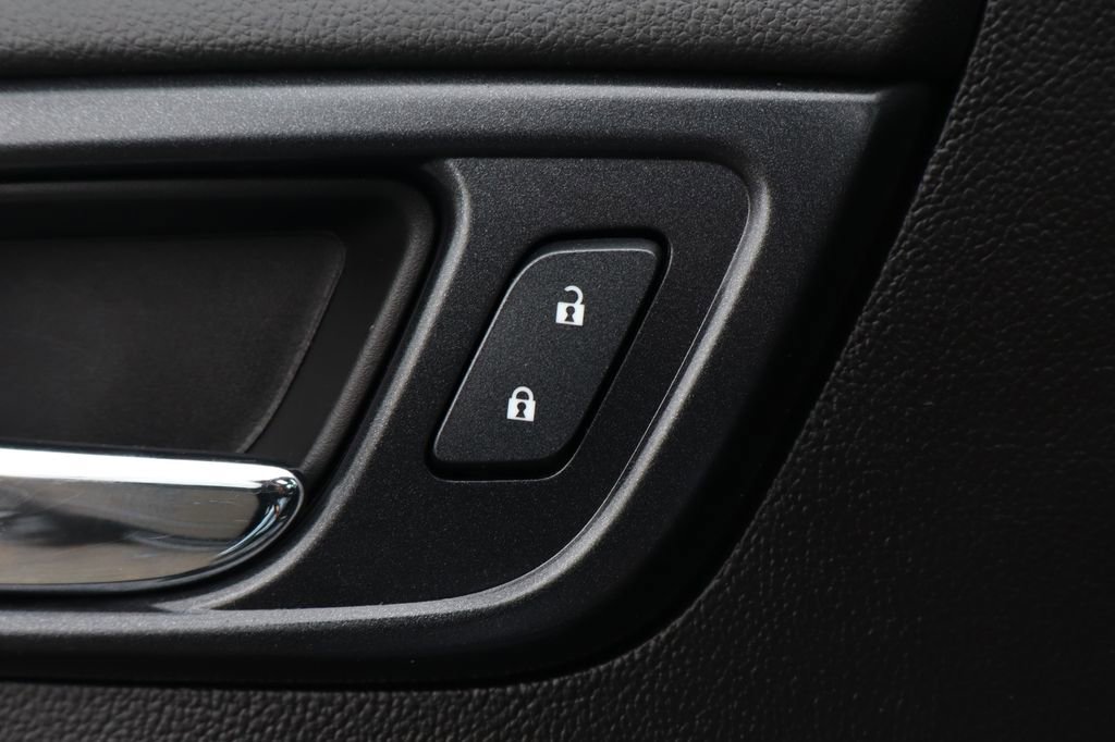 Used 2019 Chevrolet Suburban Premier image 17