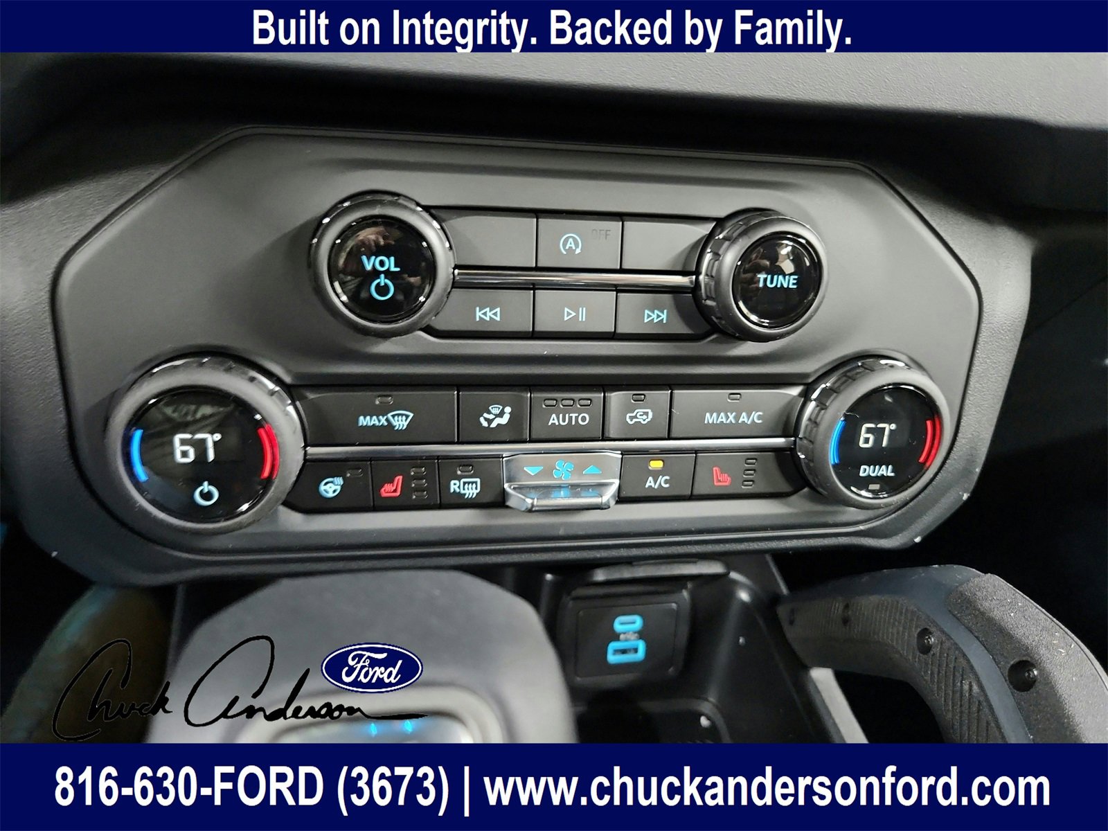 New 2025 Ford Bronco Outer Banks w/ Sasquatch Package image 18