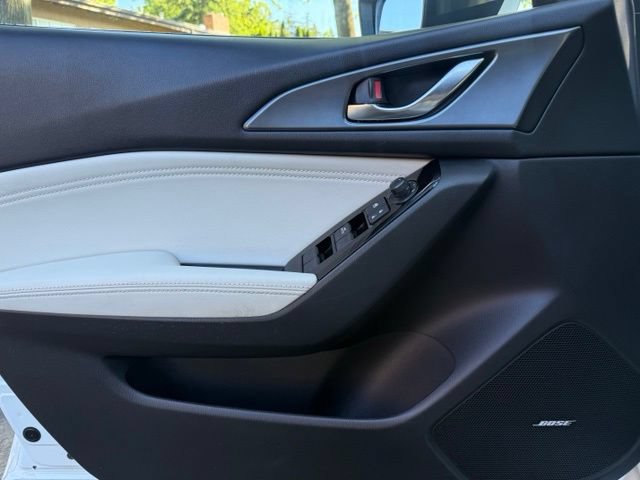 Used 2017 MAZDA MAZDA3 Grand Touring w/ Premium Equipment Package FWD image 12
