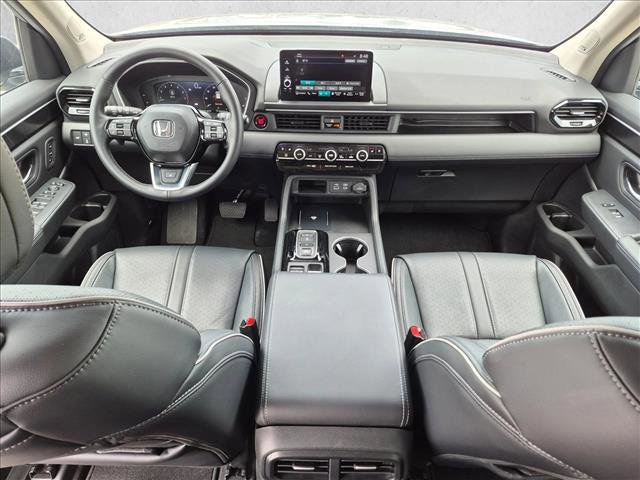 Used 2025 Honda Pilot Elite image 17