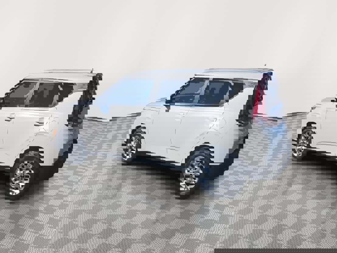 Used 2022 Kia Soul S image 6