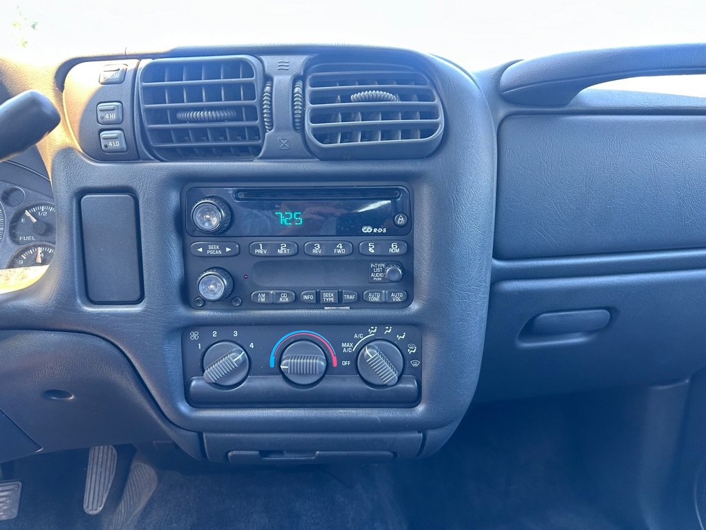 Used 2003 Chevrolet Blazer LS w/ Skid Plate Package AWD/4WD image 12