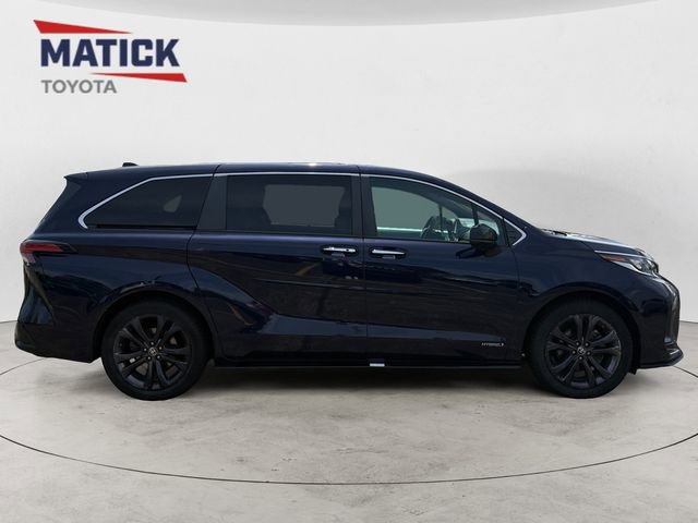 Used 2021 Toyota Sienna XSE FWD image 8