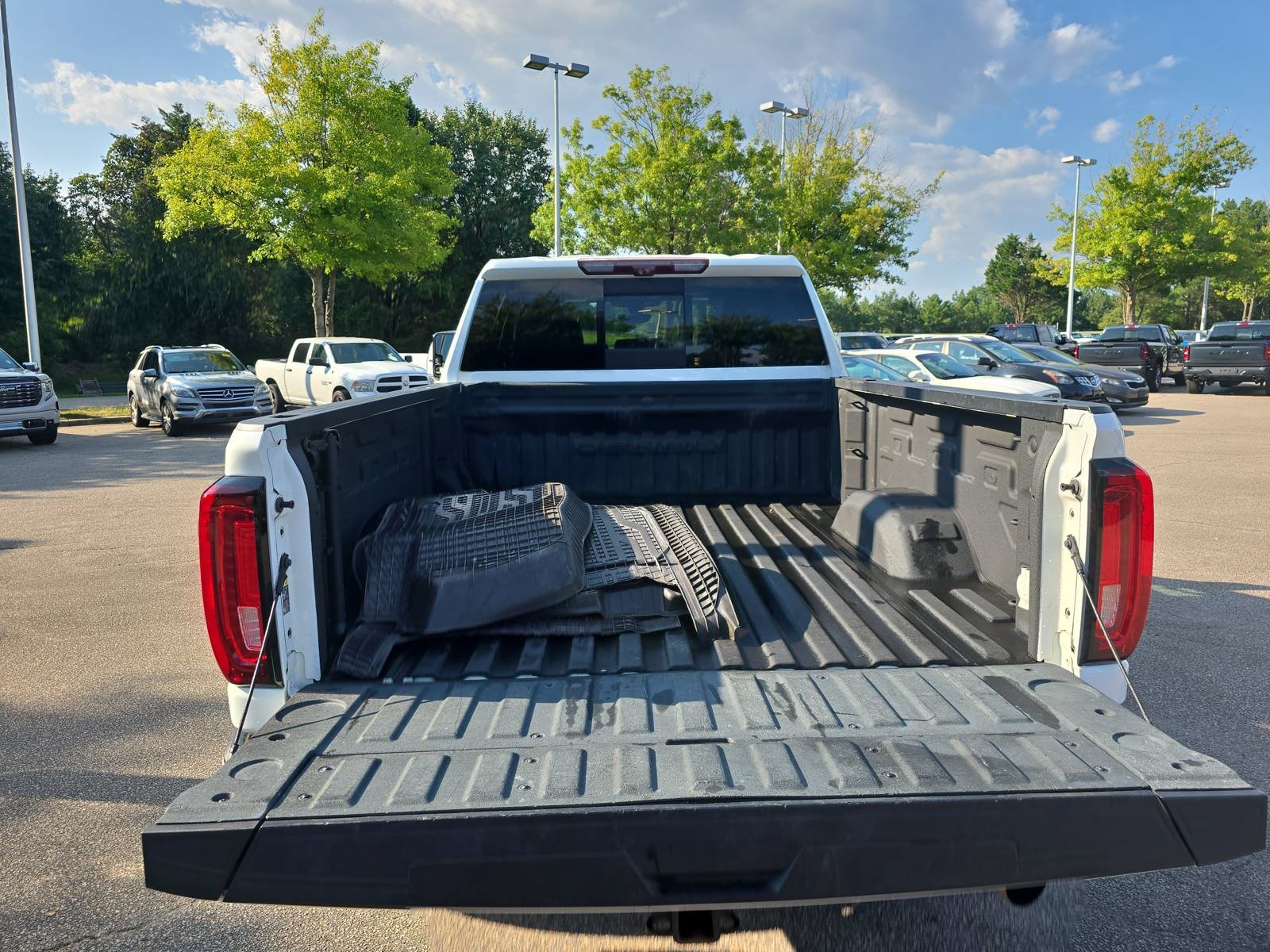 Used 2020 GMC Sierra 2500 Denali w/ Denali Ultimate Package AWD/4WD image 12