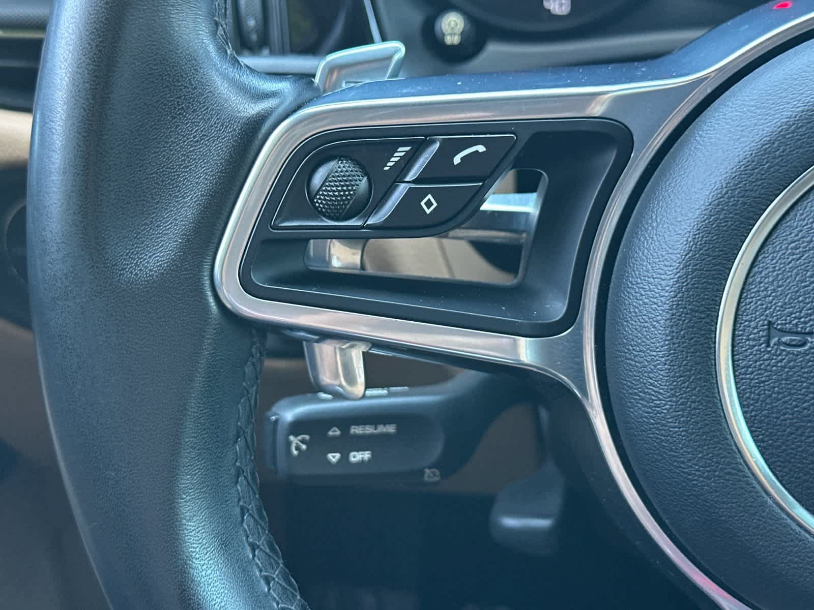 Certified 2019 Porsche Macan AWD/4WD image 26