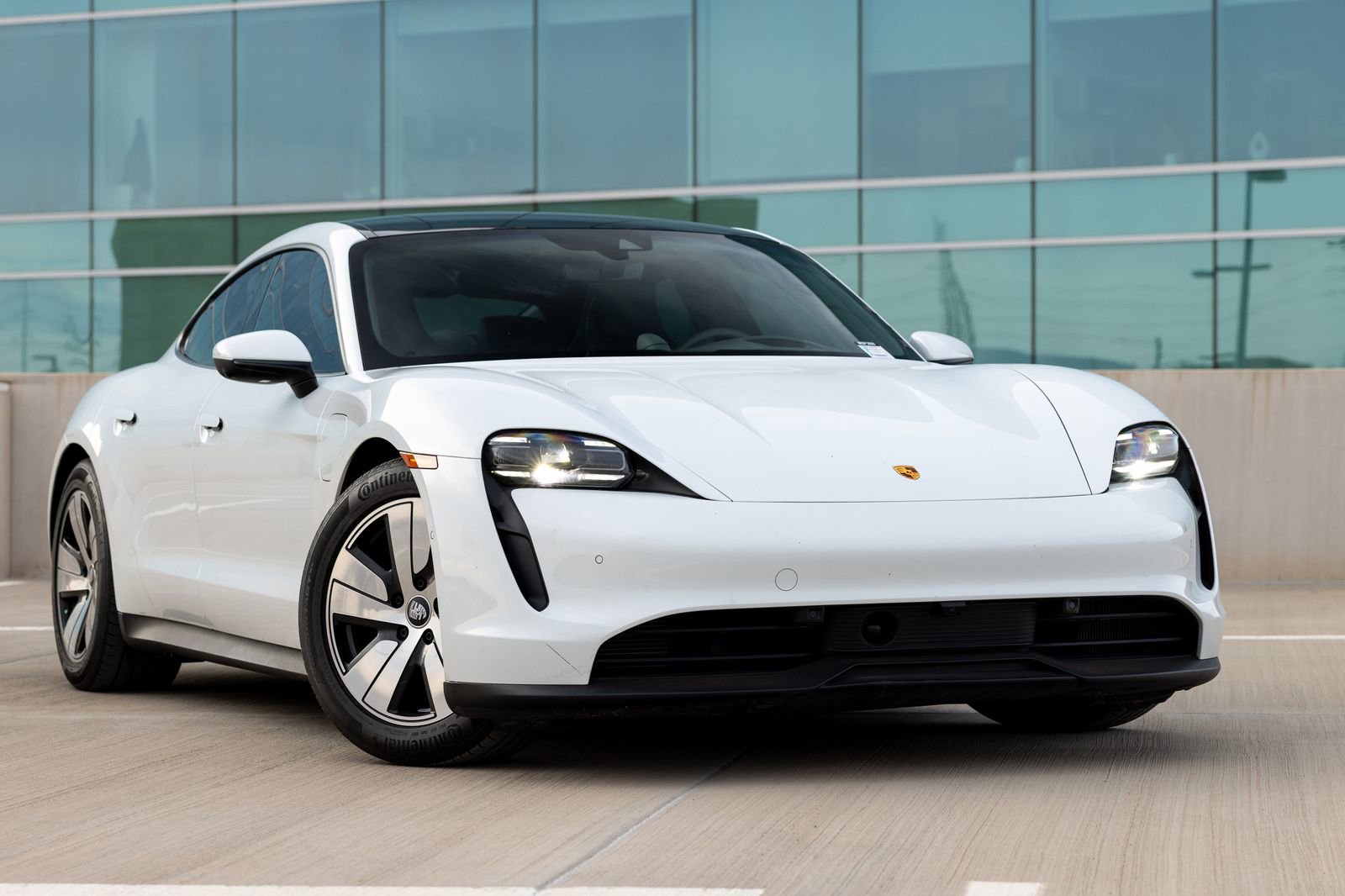 Used 2023 Porsche Taycan w/ Premium Package image 8