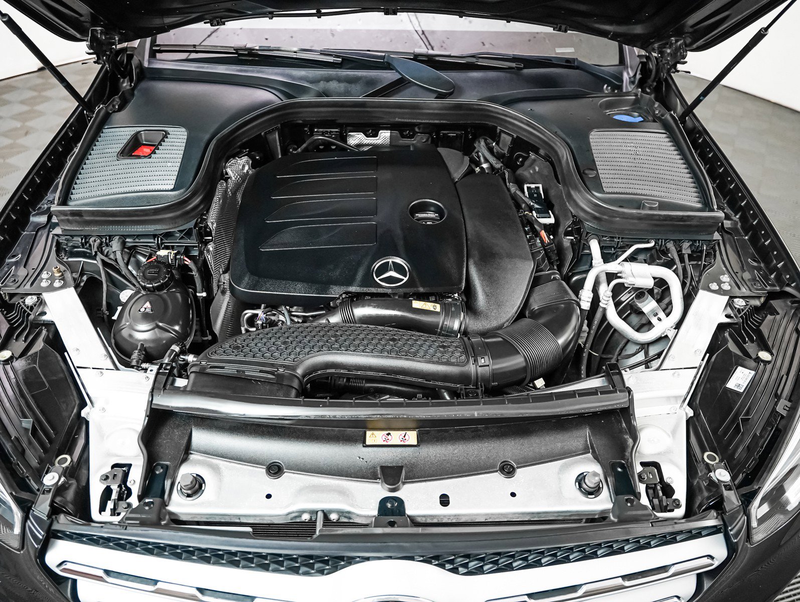 Certified 2022 Mercedes-Benz GLC 300 image 4