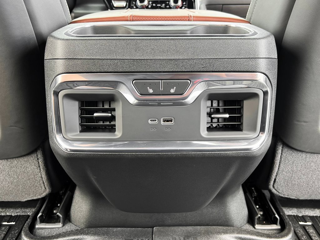 Used 2025 GMC Sierra 3500 Denali Ultimate image 26