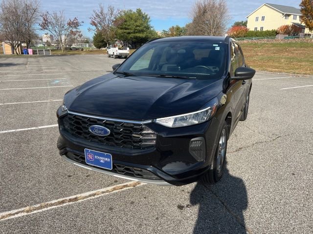 Used 2023 Ford Escape ST-Line image 3