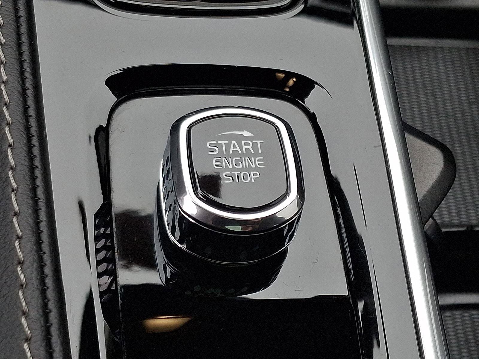 Certified 2023 Volvo XC90 B6 Ultimate w/ Protection Package AWD/4WD image 27