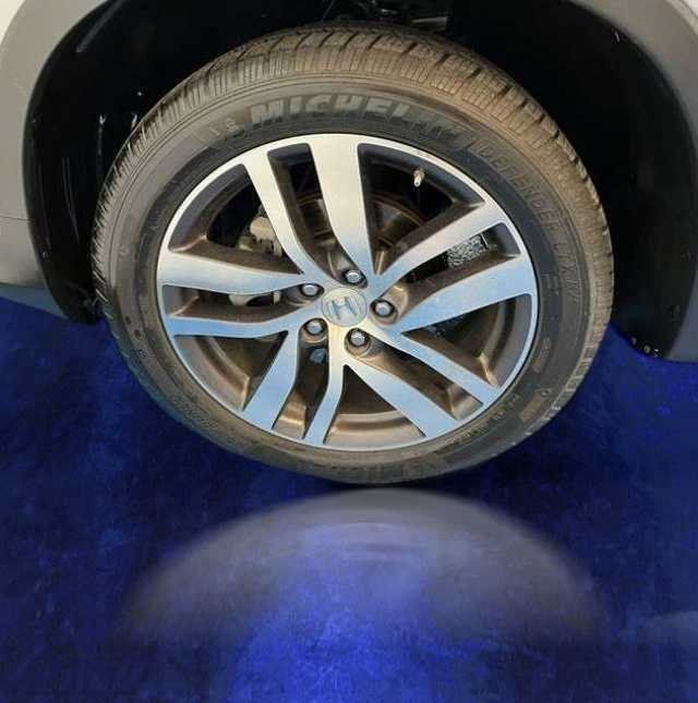 Used 2017 Honda Pilot Touring image 22