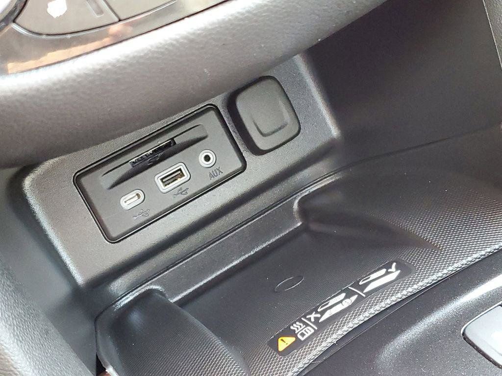 Used 2022 Chevrolet Equinox Premier image 19