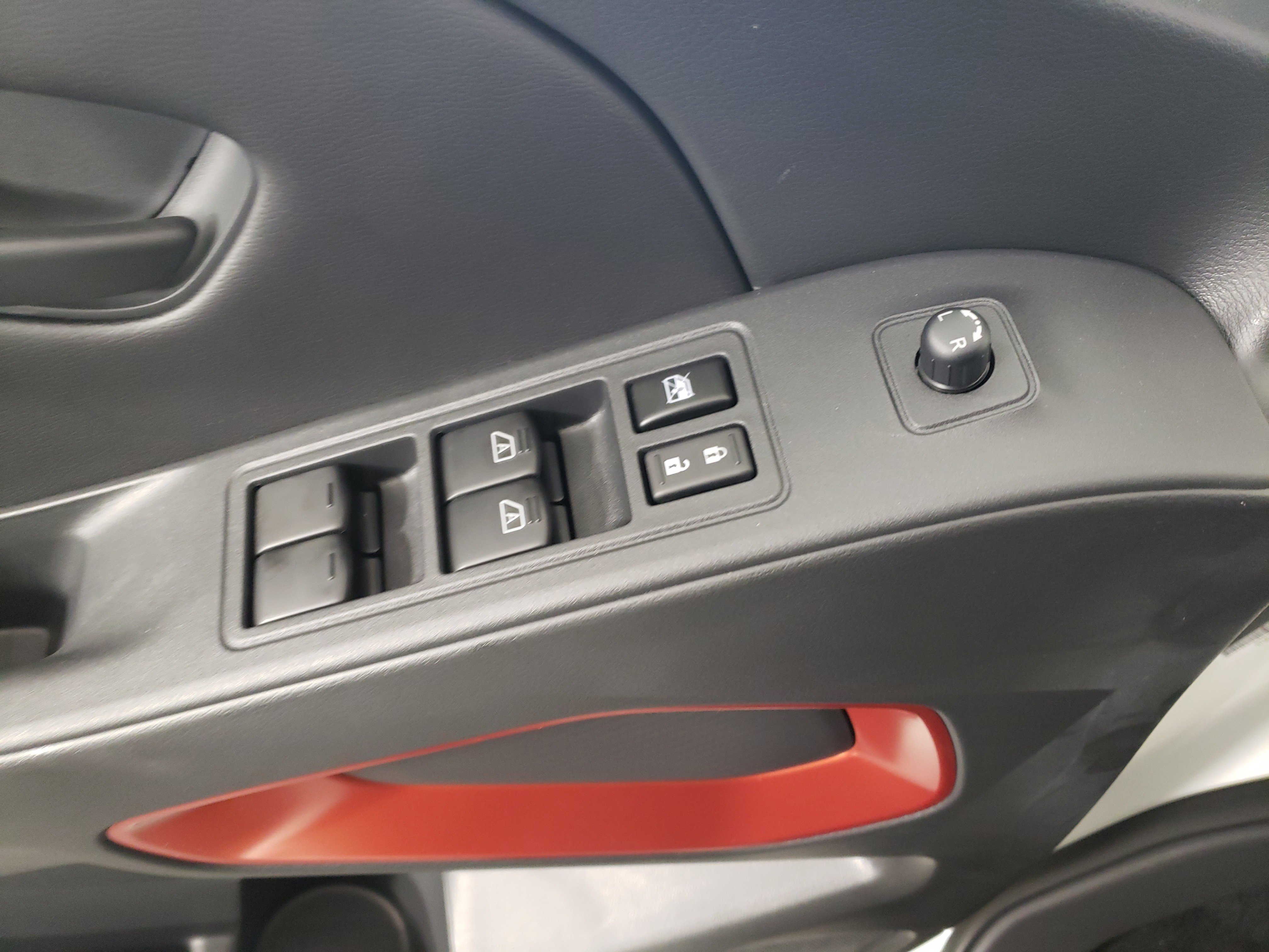 New 2026 Nissan Frontier PRO-4X w/ Pro-4x Convenience Package image 9