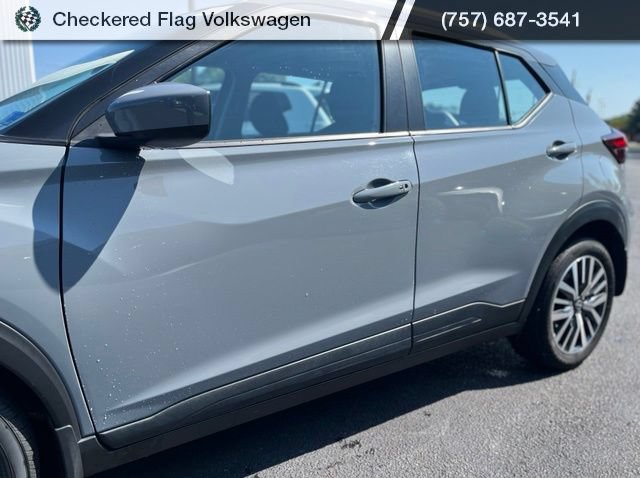 Used 2024 Nissan Kicks SV FWD image 3