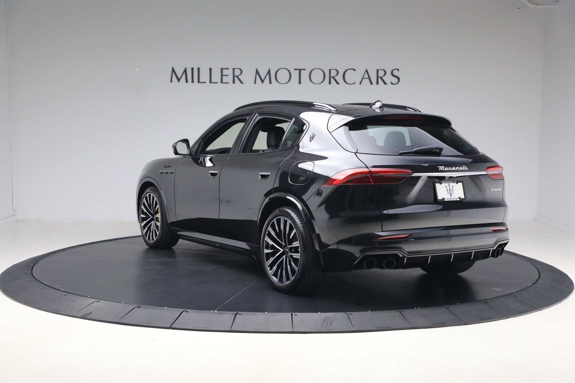 Certified 2023 Maserati Grecale Modena image 5