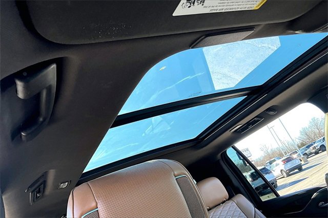 Used 2022 Cadillac Escalade ESV Sport w/ Touring Package image 28