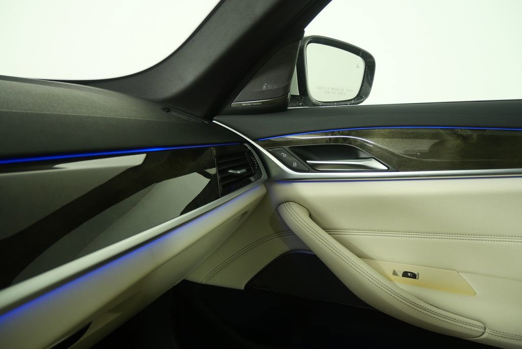 Certified 2023 BMW 530i w/ Premium Package image 28
