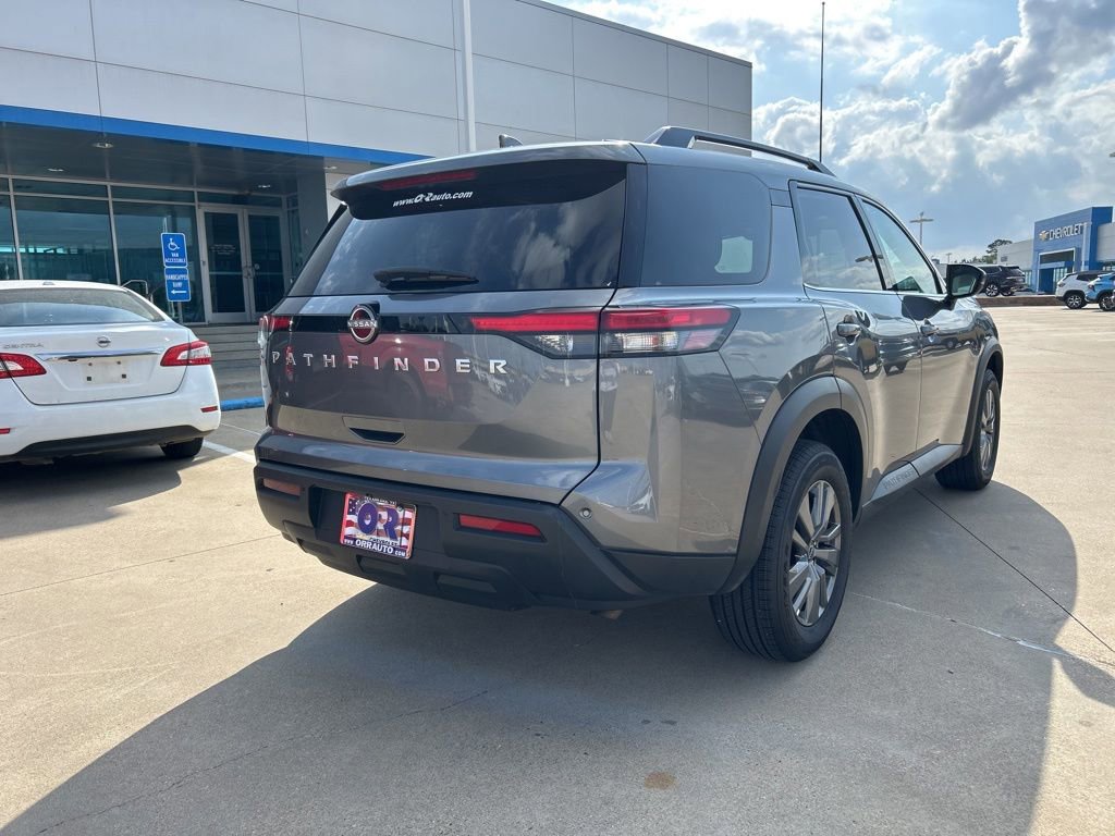 Used 2025 Nissan Pathfinder SV FWD image 4