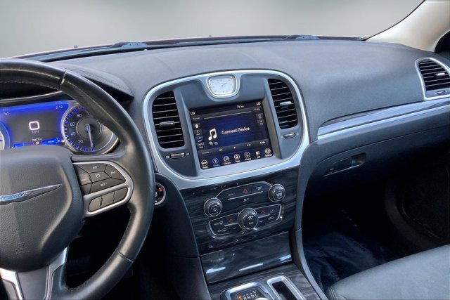 Used 2019 Chrysler 300 Touring w/ Sport Appearance Package AWD/4WD image 5