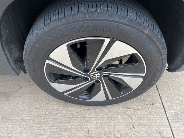 Used 2024 Volkswagen Taos SE image 11